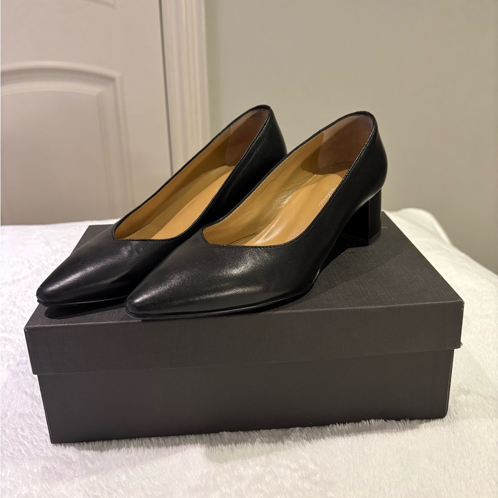 Matteo Bertoni - Women’s size 7 mid heels